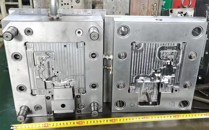 日本的電子產(chǎn)品模具