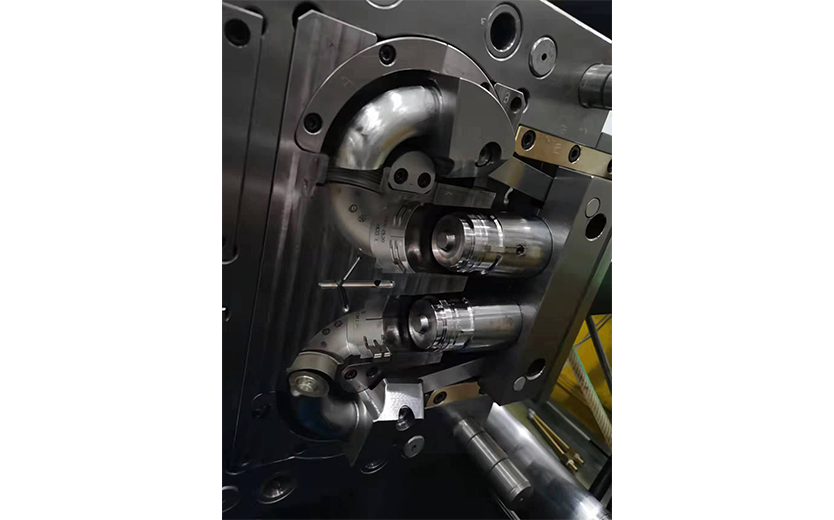 汽車接頭滑塊內(nèi)抽滑塊